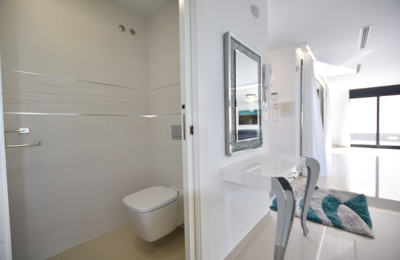 Revente - Villa -
San Miguel de Salinas - Inland