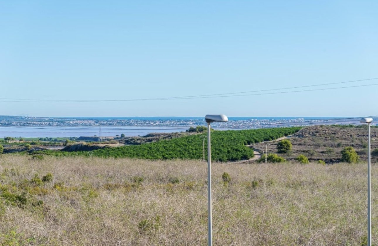 Revente - Villa -
San Miguel de Salinas - Inland