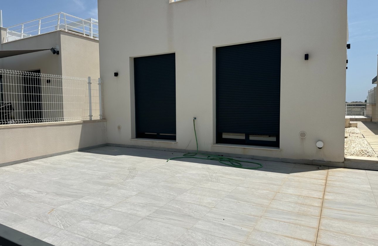 Revente - Villa -
San Miguel de Salinas - Inland