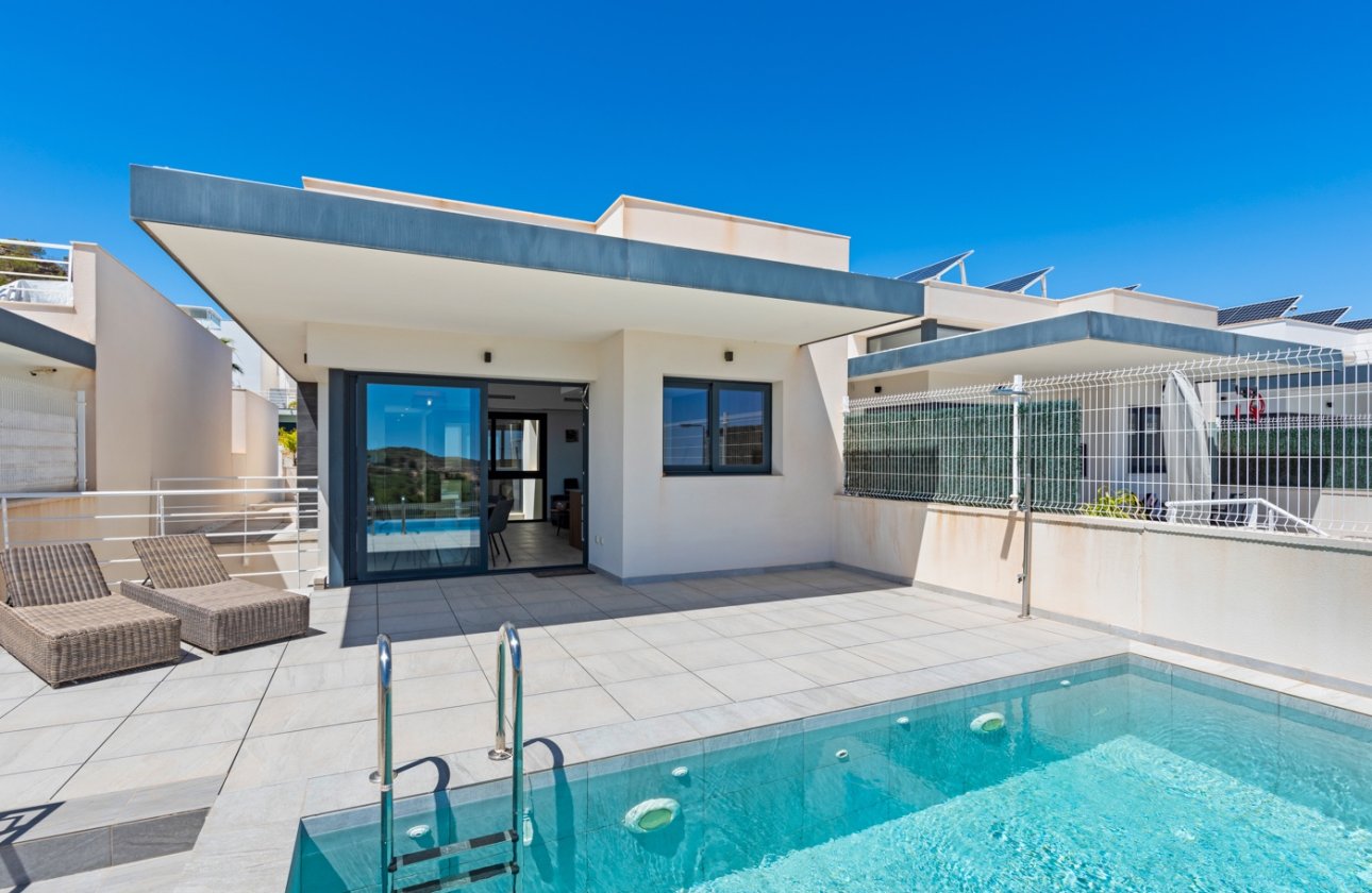 Revente - Villa -
San Miguel de Salinas - Inland