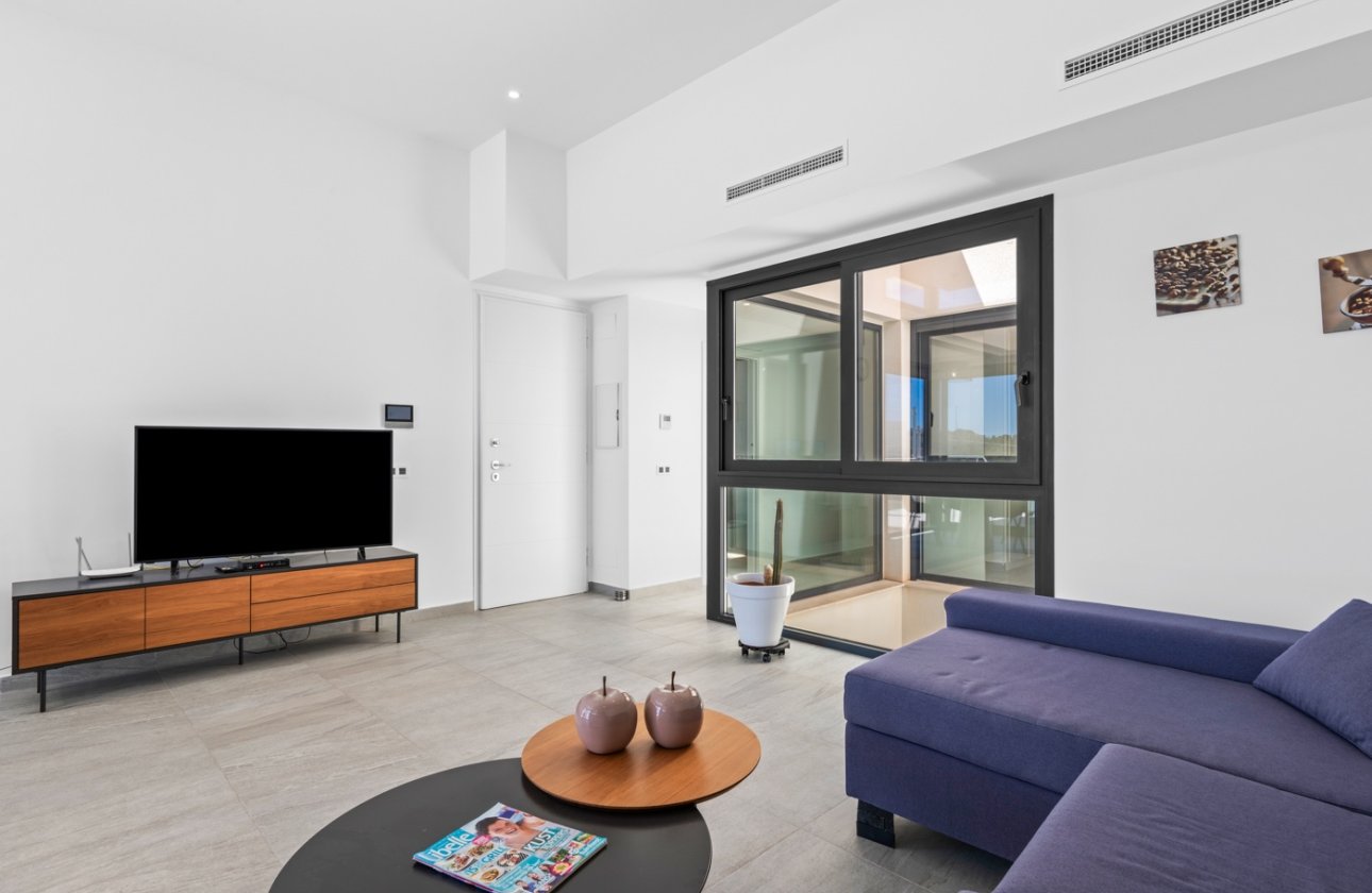 Revente - Villa -
San Miguel de Salinas - Inland