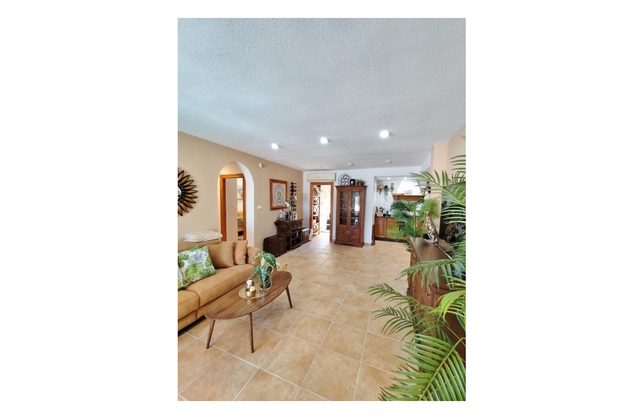 Revente - Villa -
San Miguel de Salinas - Inland