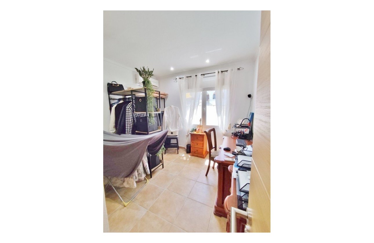 Revente - Villa -
San Miguel de Salinas - Inland