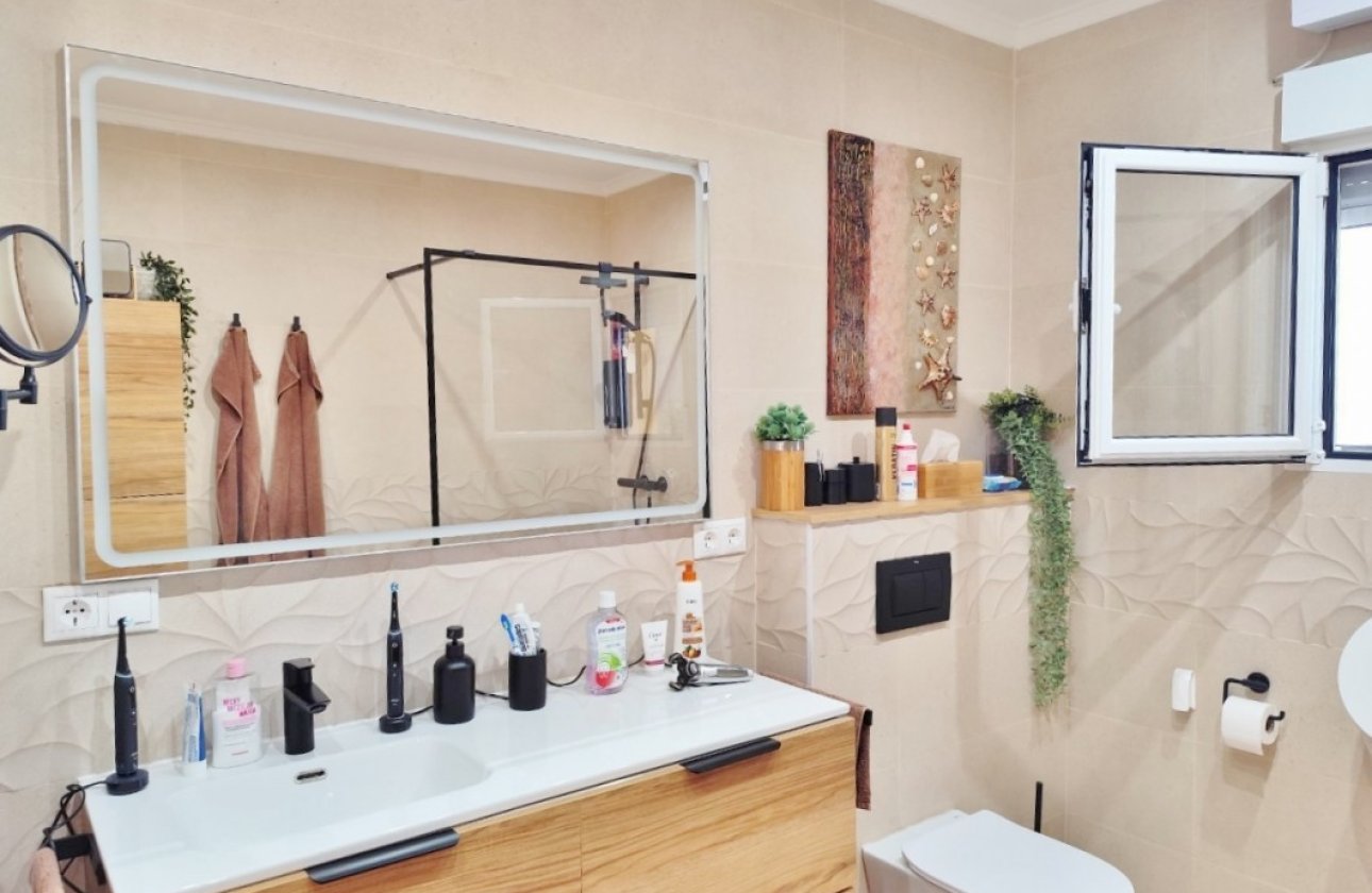 Revente - Villa -
San Miguel de Salinas - Inland