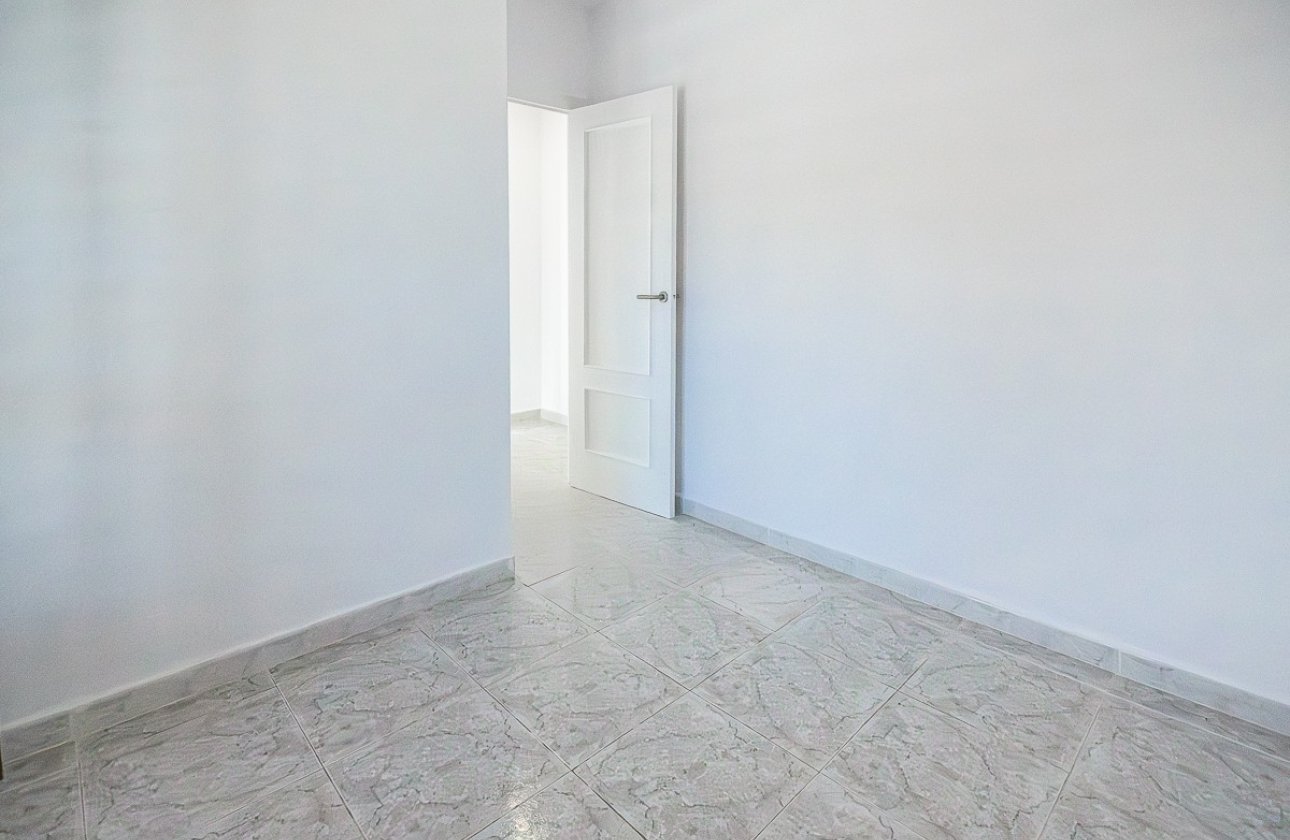 Revente - Villa -
San Miguel de Salinas - Inland