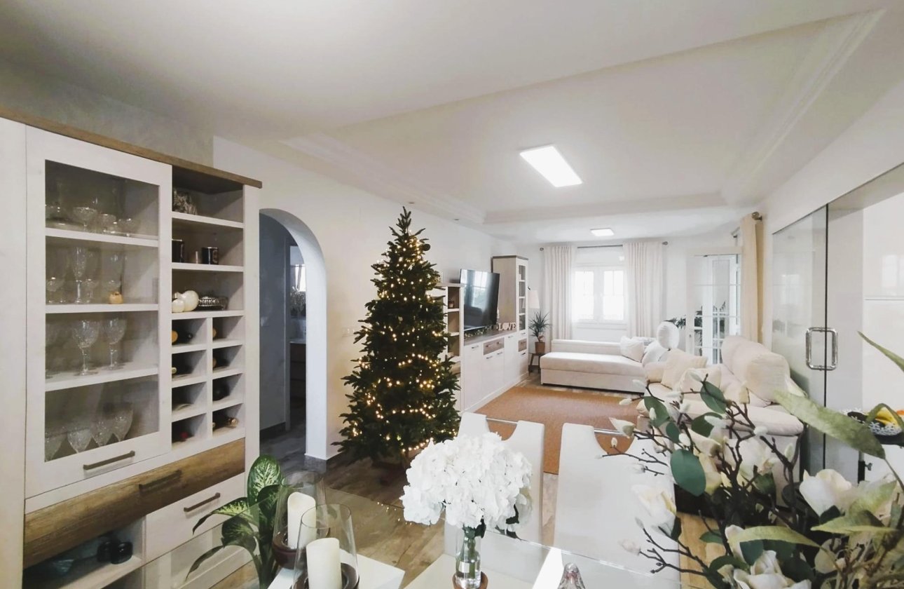 Revente - Villa -
San Miguel de Salinas - Inland