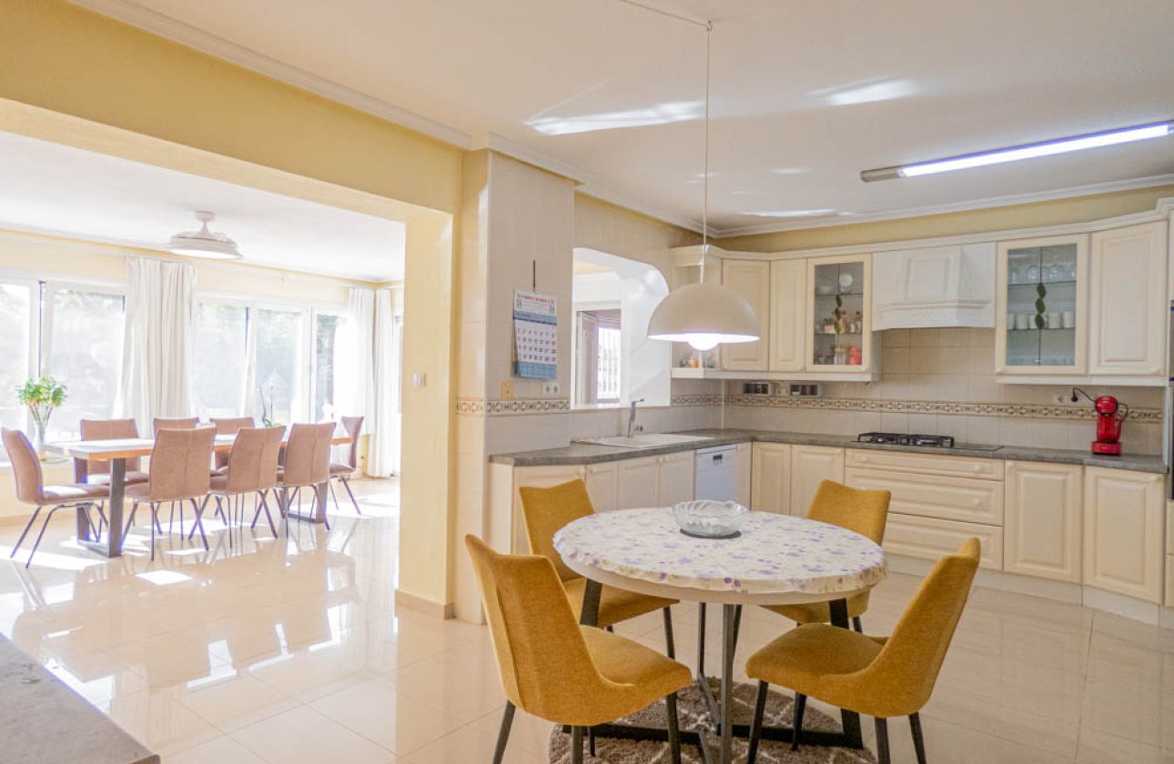 Revente - Villa -
San Miguel de Salinas - Inland