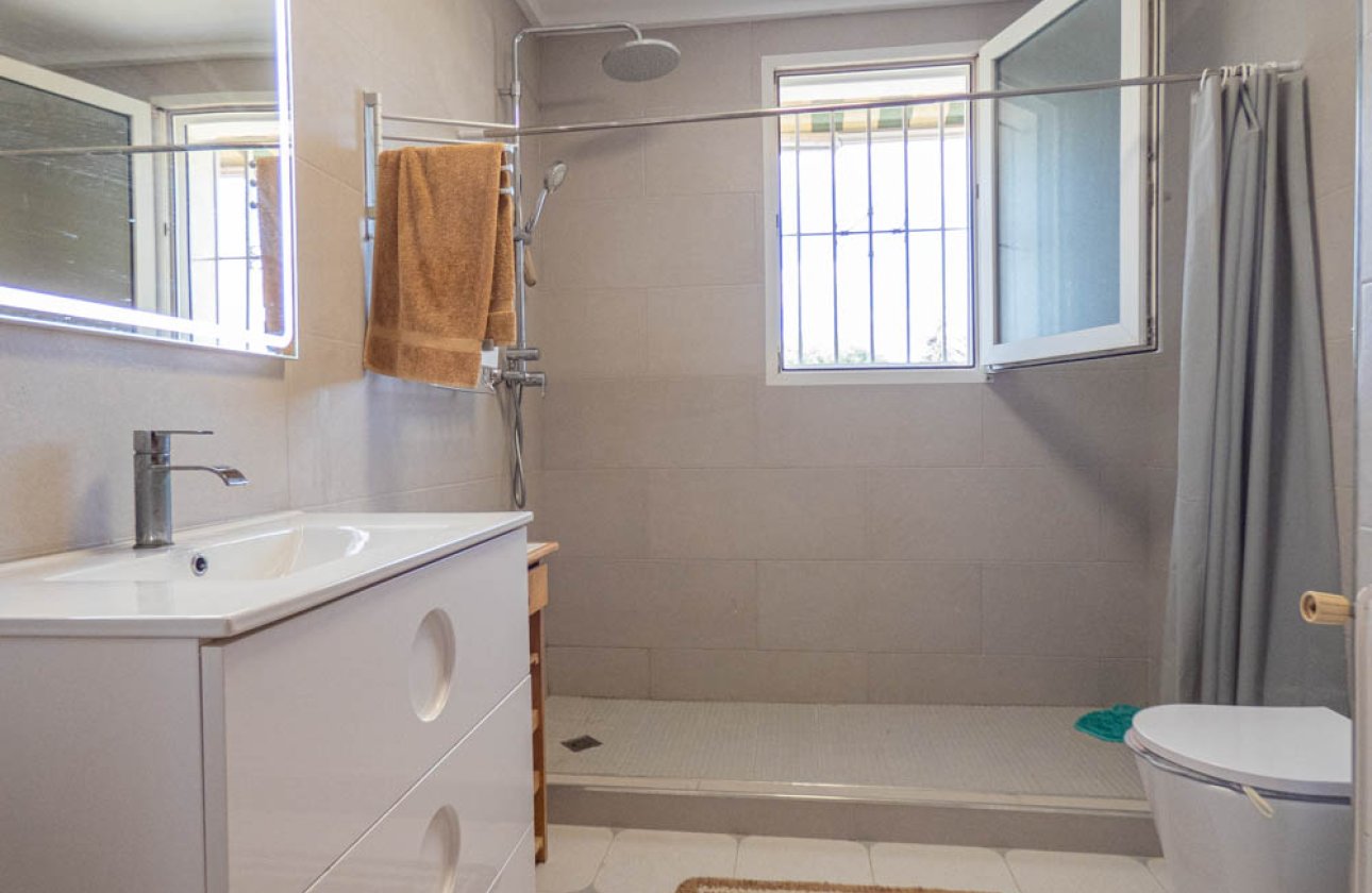 Revente - Villa -
San Miguel de Salinas - Inland