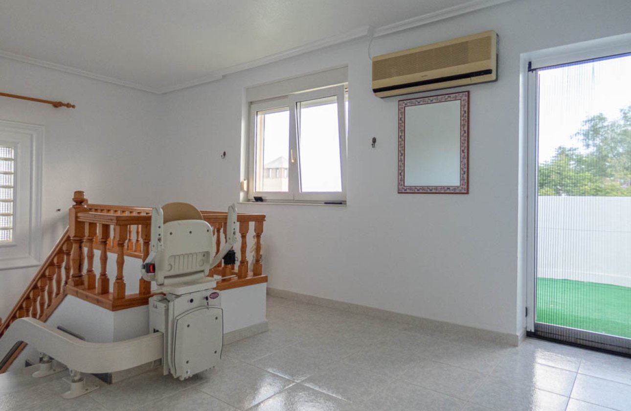 Revente - Villa -
San Miguel de Salinas - Inland