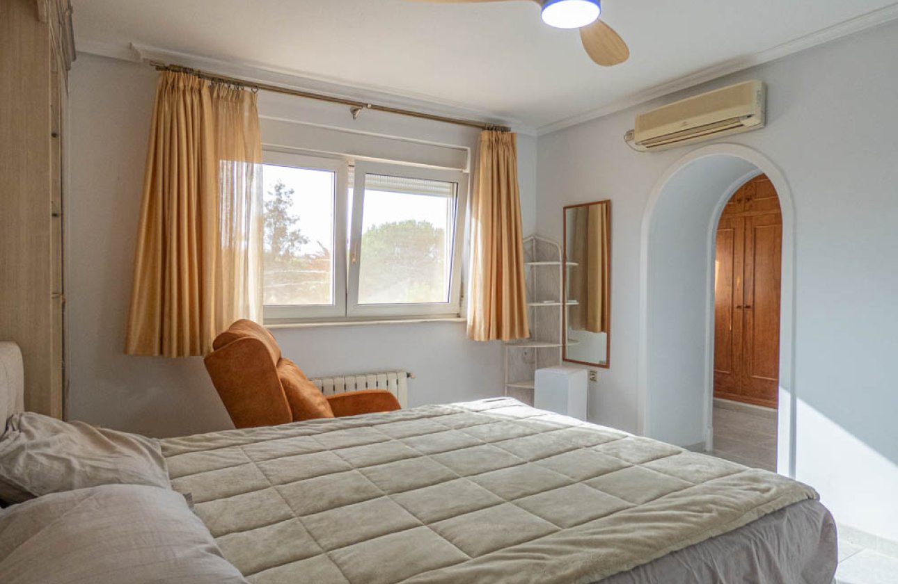 Revente - Villa -
San Miguel de Salinas - Inland