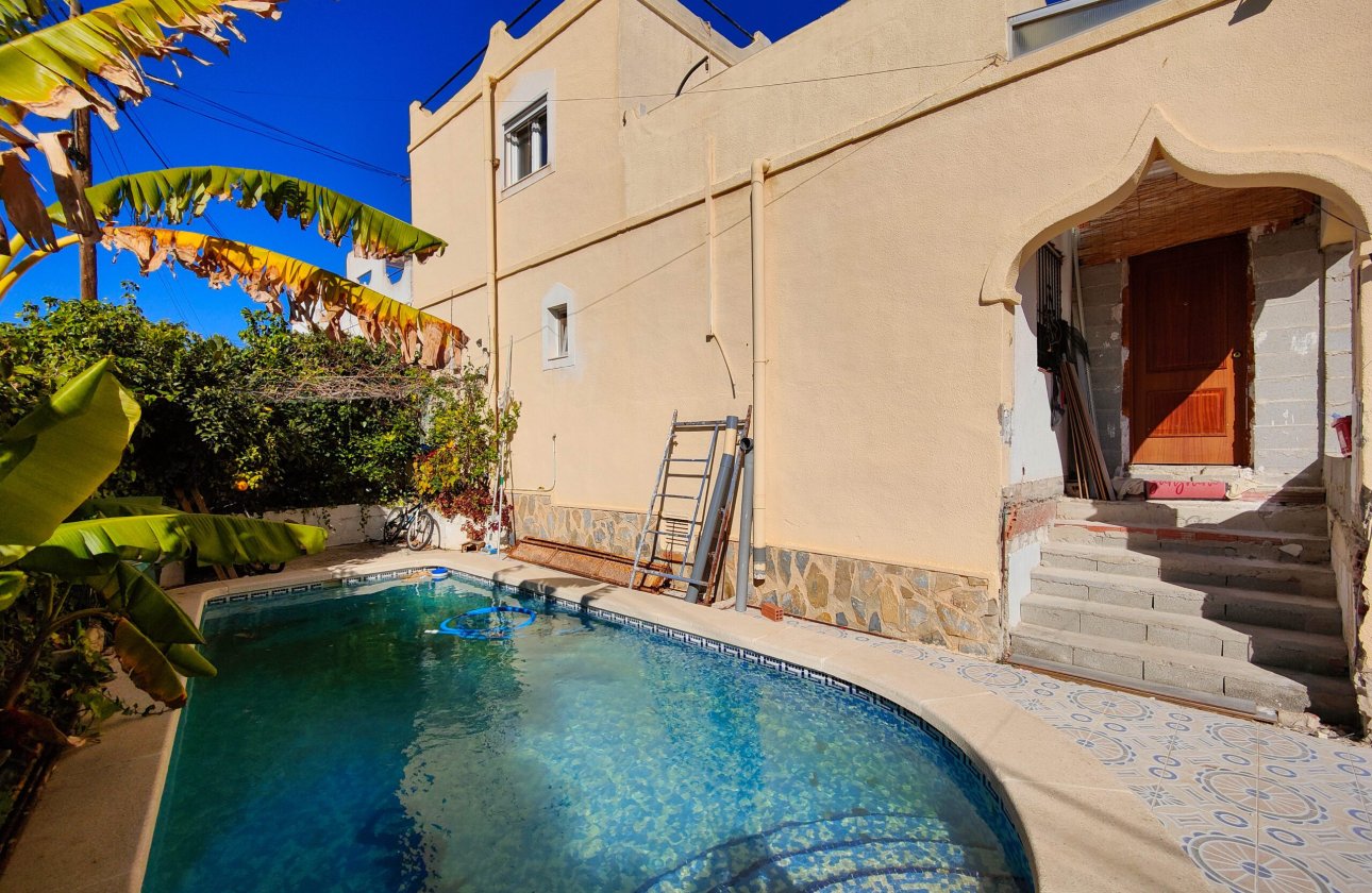 Revente - Villa -
San Miguel de Salinas - Inland