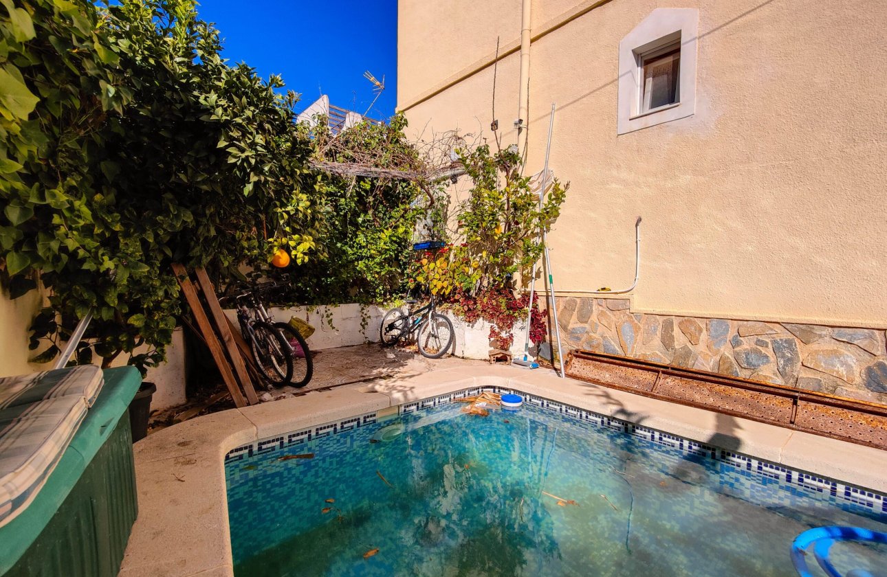 Revente - Villa -
San Miguel de Salinas - Inland