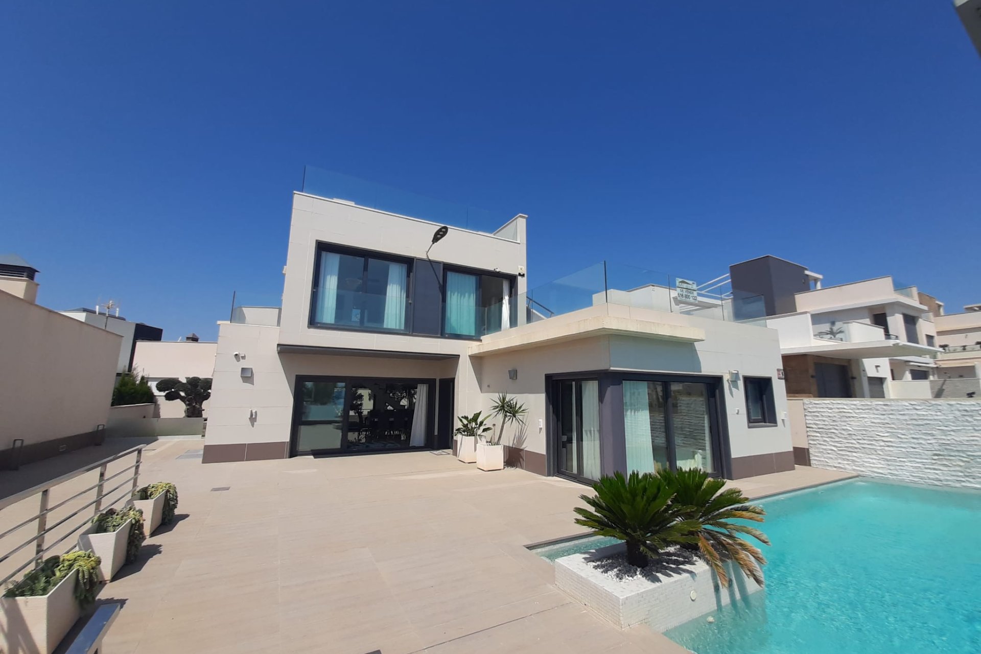 Revente - Villa -
San Miguel de Salinas - Inland