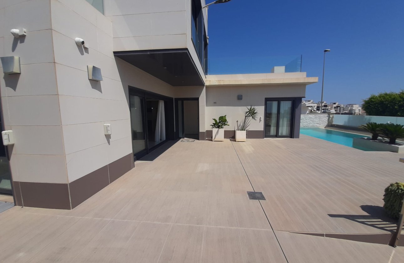 Revente - Villa -
San Miguel de Salinas - Inland