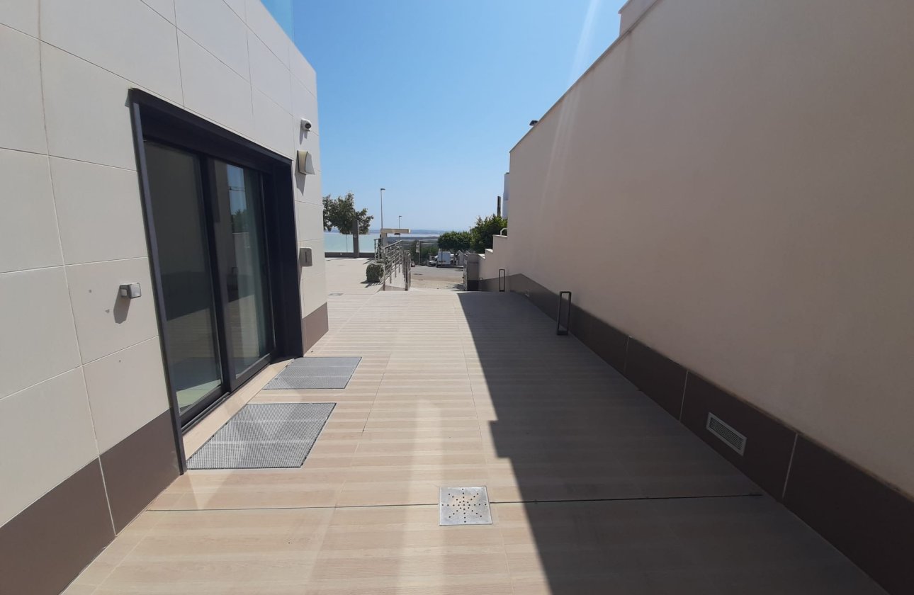 Revente - Villa -
San Miguel de Salinas - Inland