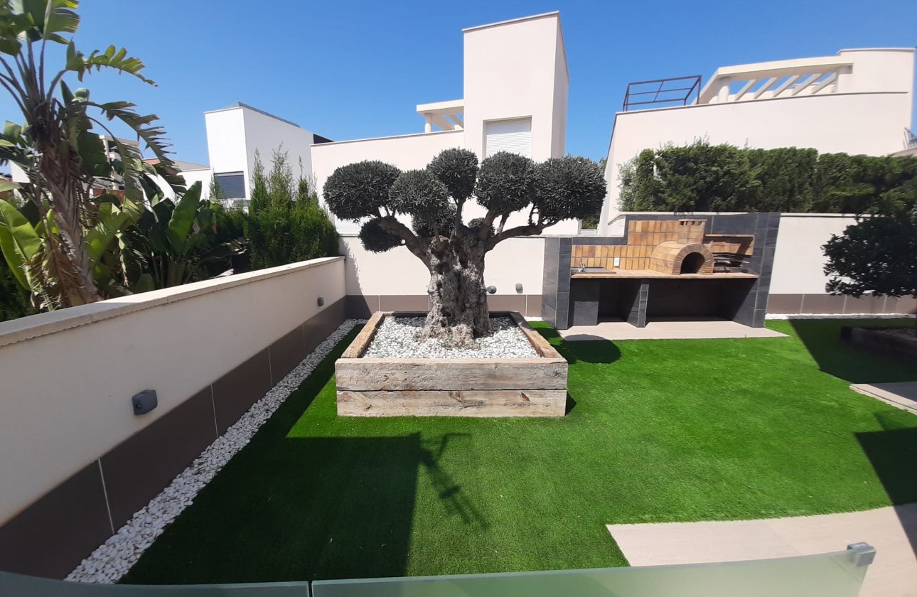 Revente - Villa -
San Miguel de Salinas - Inland