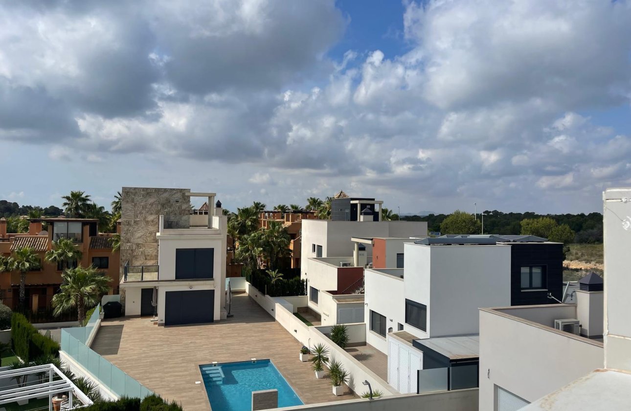 Revente - Villa -
San Miguel de Salinas - Inland