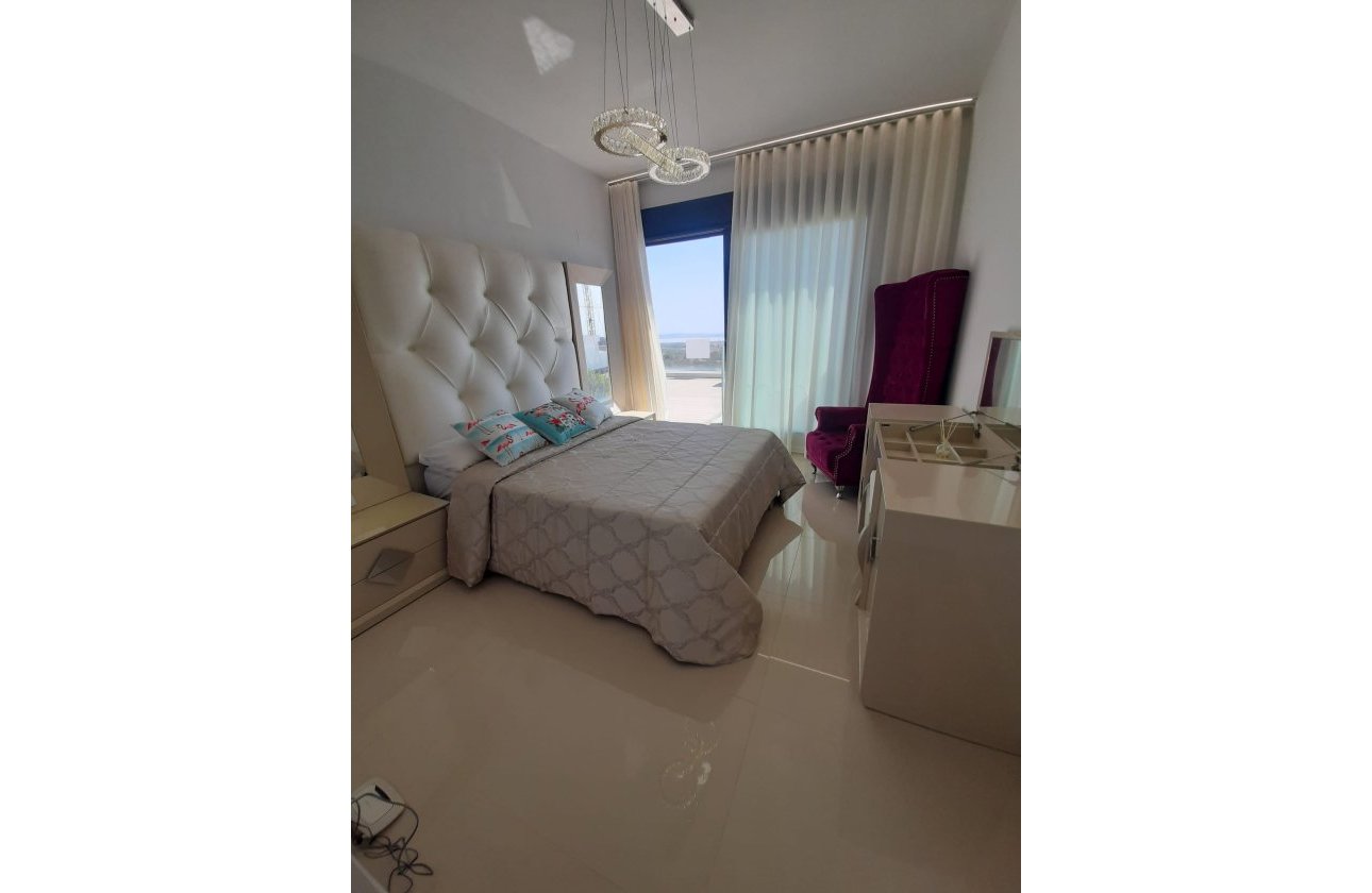 Revente - Villa -
San Miguel de Salinas - Inland