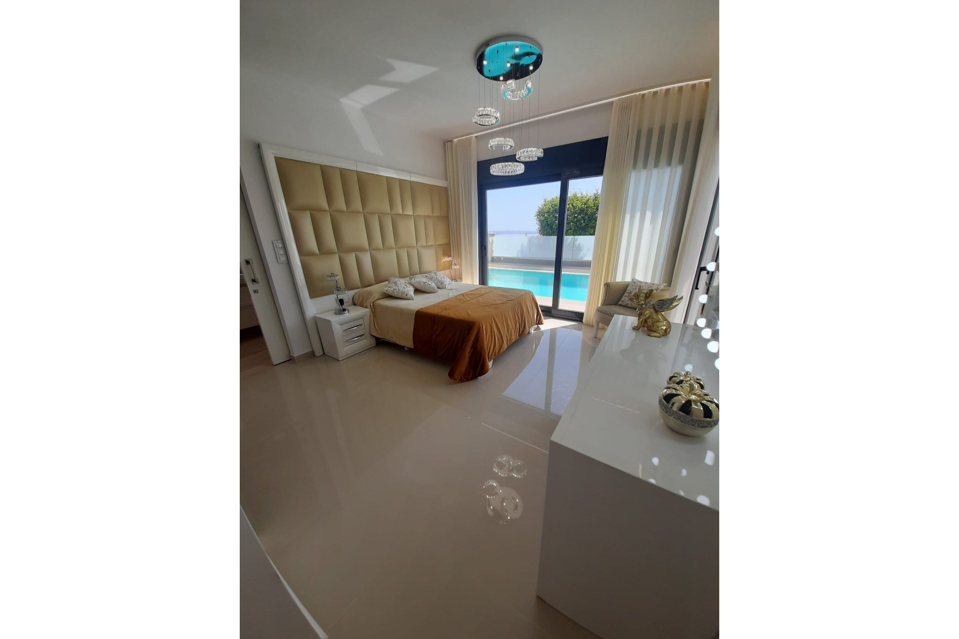 Revente - Villa -
San Miguel de Salinas - Inland