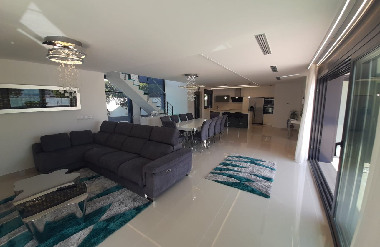 Revente - Villa -
San Miguel de Salinas - Inland