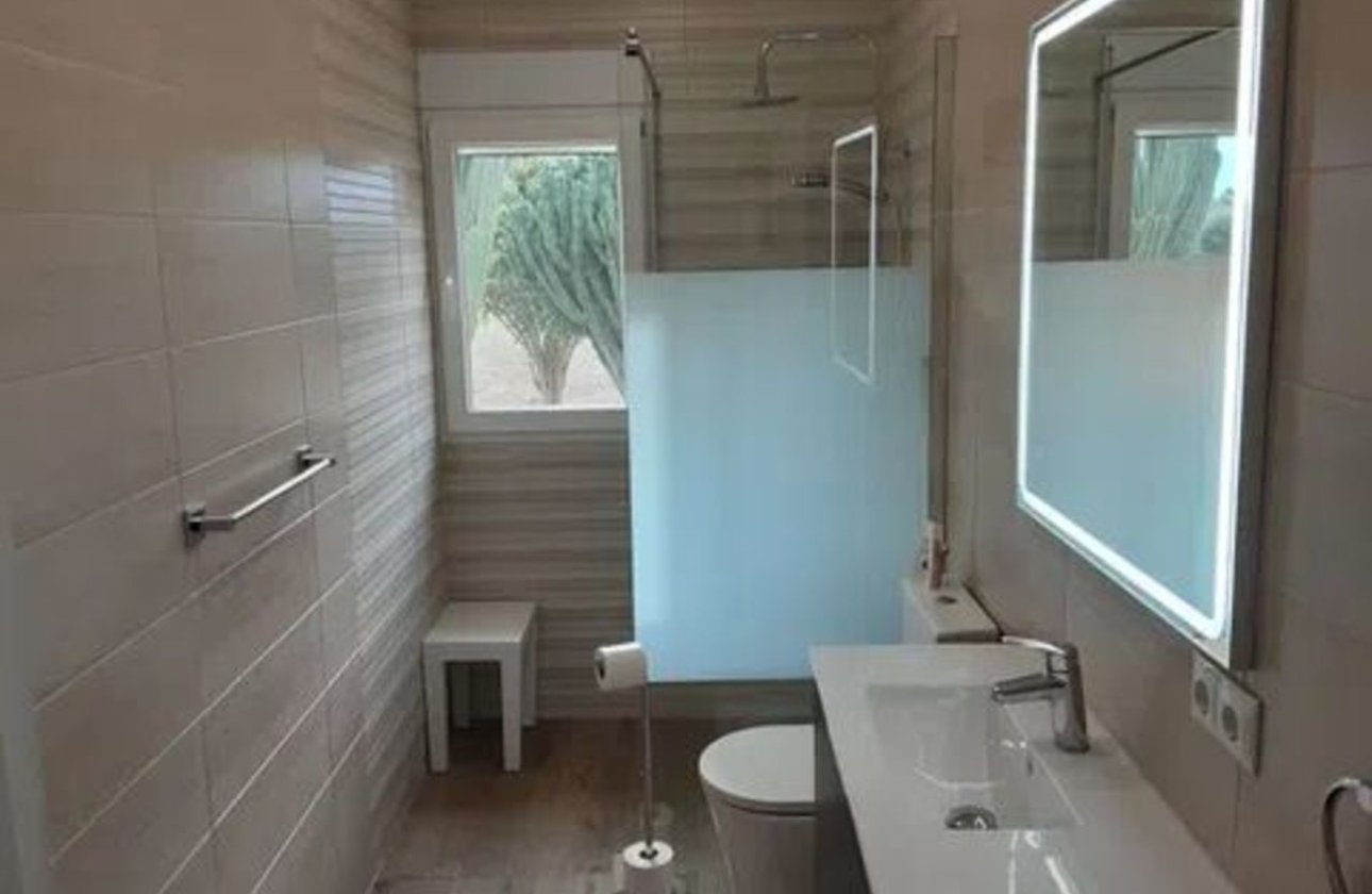 Revente - Villa -
San Miguel de Salinas - Inland