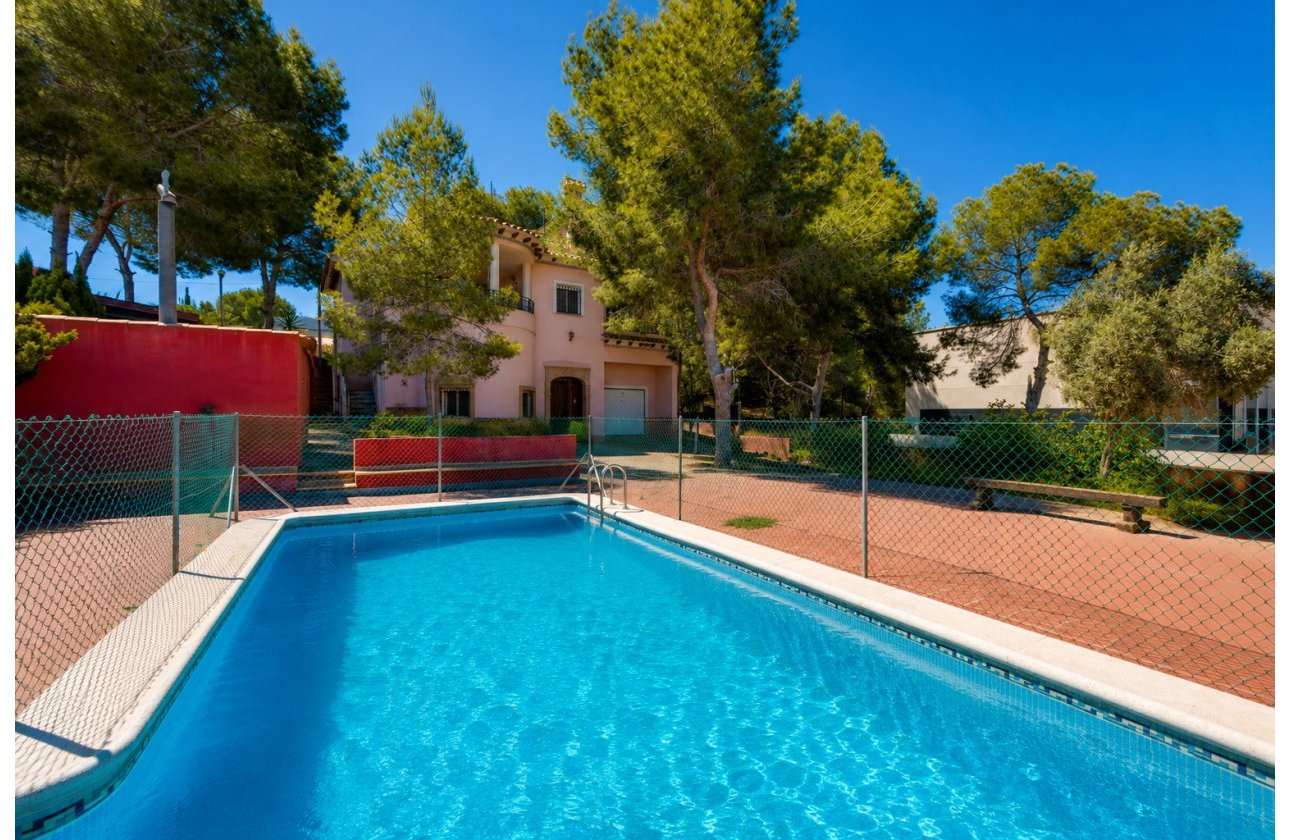Revente - Villa -
San Miguel de Salinas - Inland