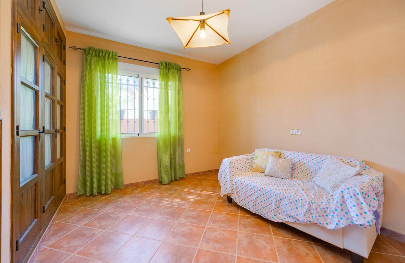 Revente - Villa -
San Miguel de Salinas - Inland