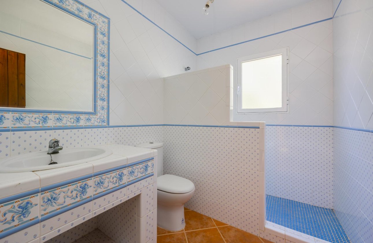 Revente - Villa -
San Miguel de Salinas - Inland
