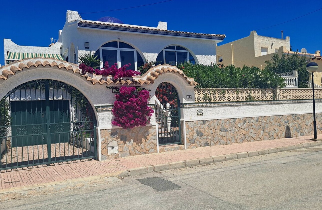 Revente - Villa -
San Miguel de Salinas - Inland