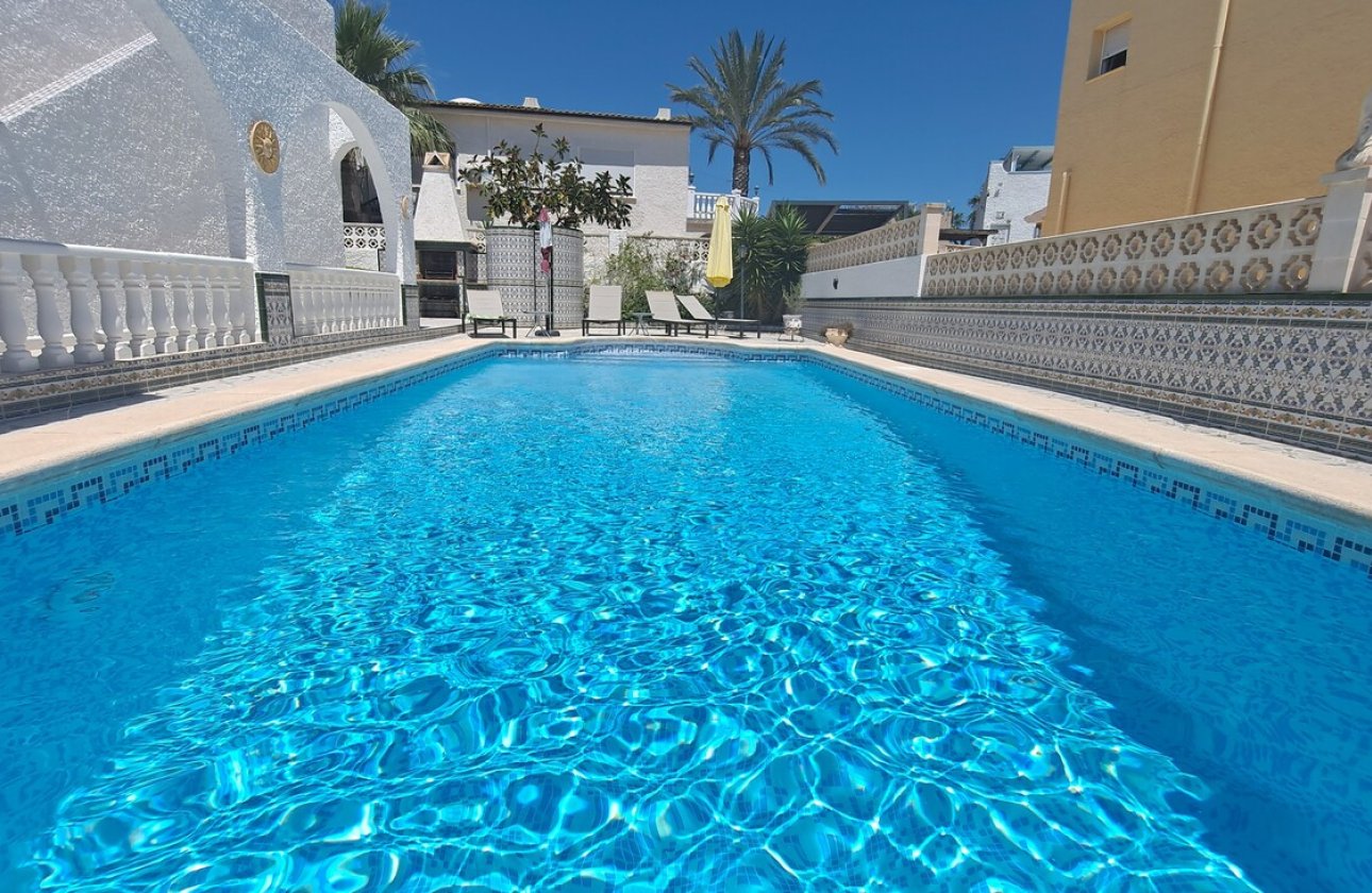 Revente - Villa -
San Miguel de Salinas - Inland