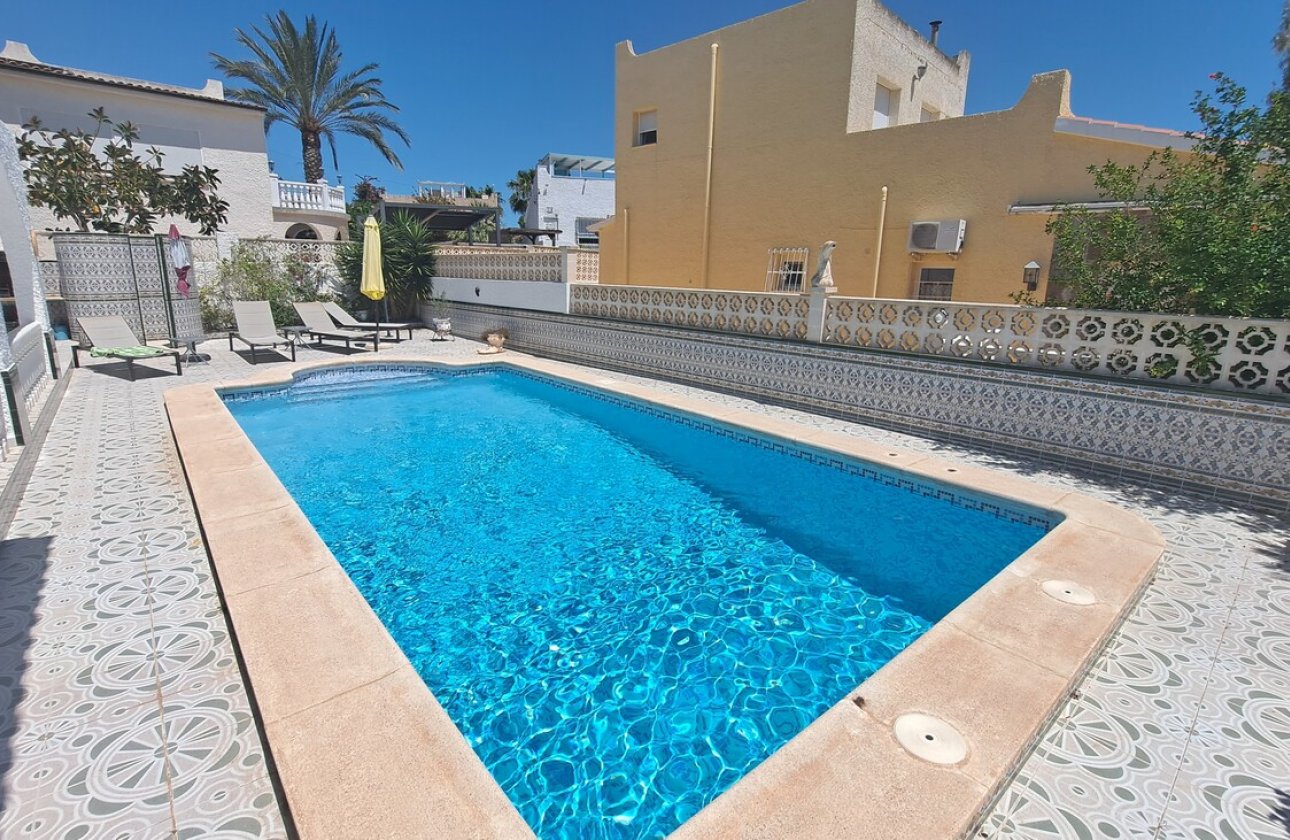 Revente - Villa -
San Miguel de Salinas - Inland