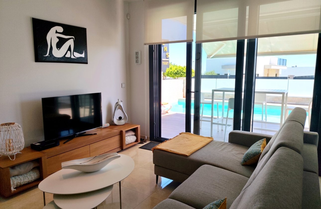 Revente - Villa -
San Miguel de Salinas - Inland