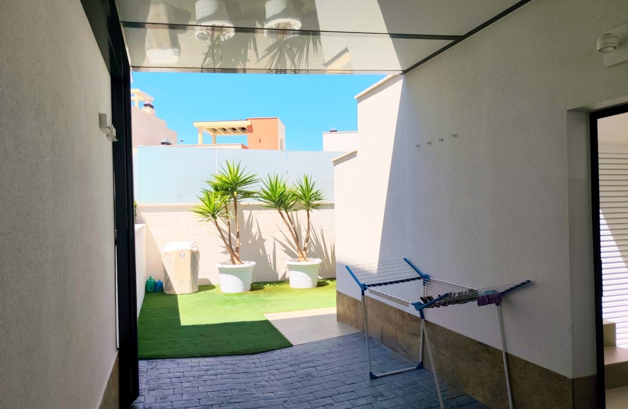 Revente - Villa -
San Miguel de Salinas - Inland