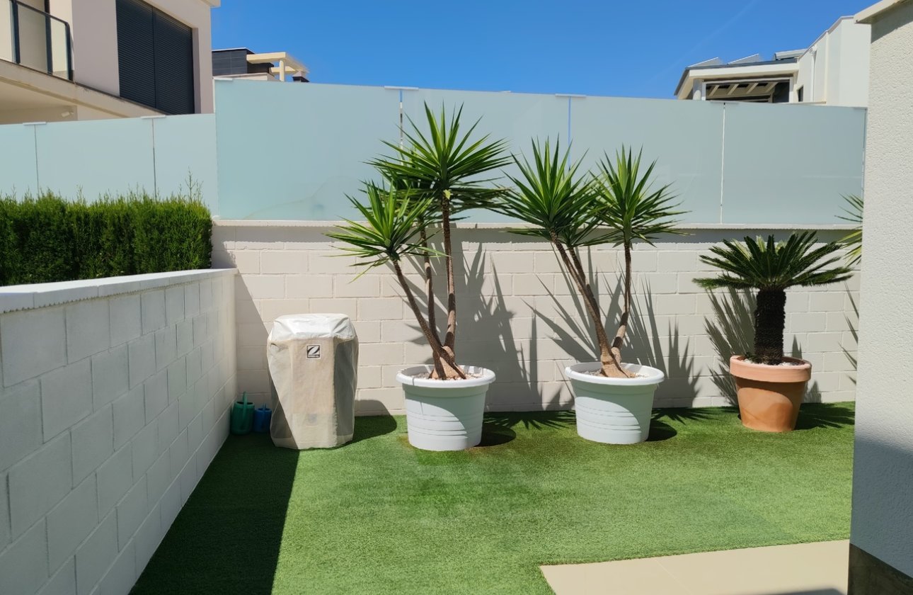 Revente - Villa -
San Miguel de Salinas - Inland