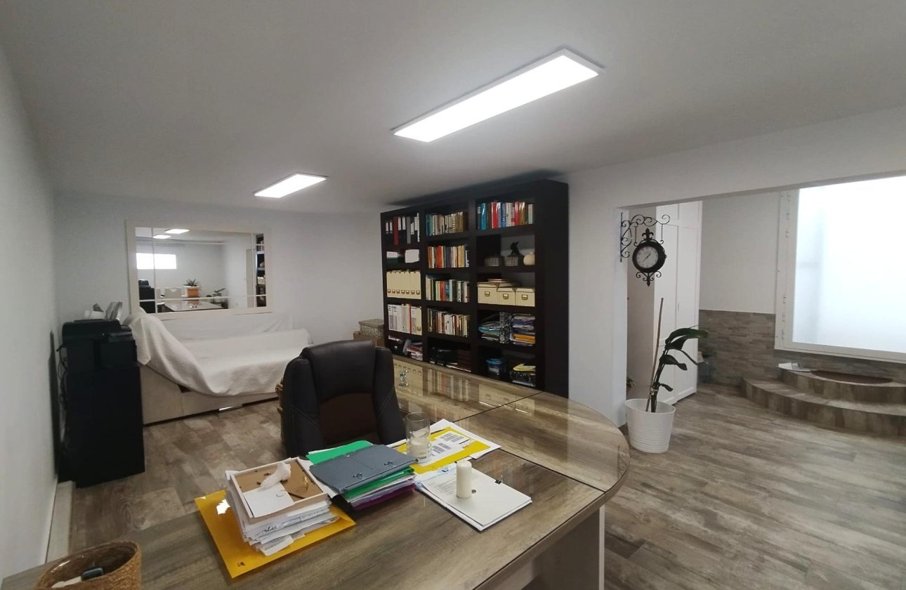 Revente - Villa -
San Miguel de Salinas - Inland