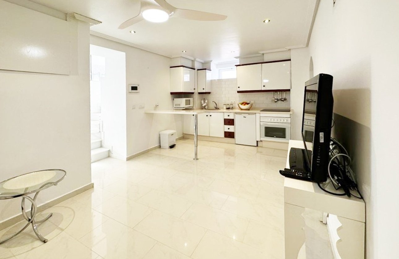 Revente - Villa -
San Miguel de Salinas - Inland