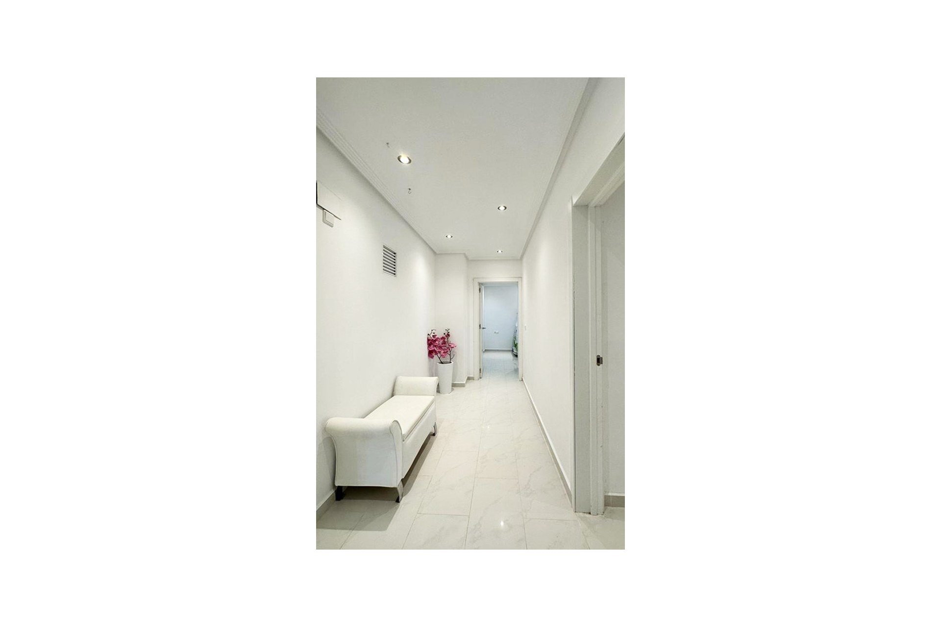Revente - Villa -
San Miguel de Salinas - Inland