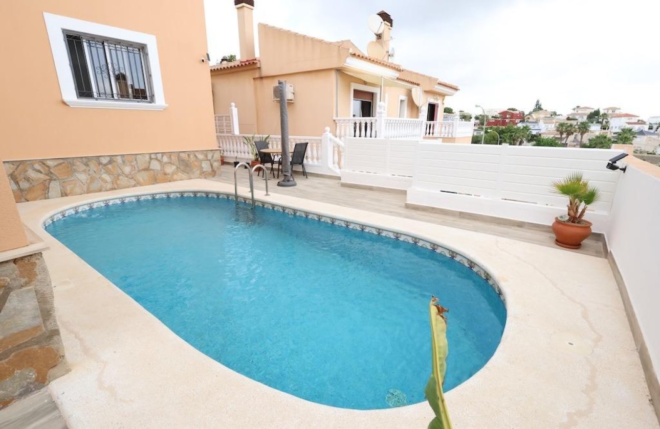 Revente - Villa -
San Miguel de Salinas - Inland