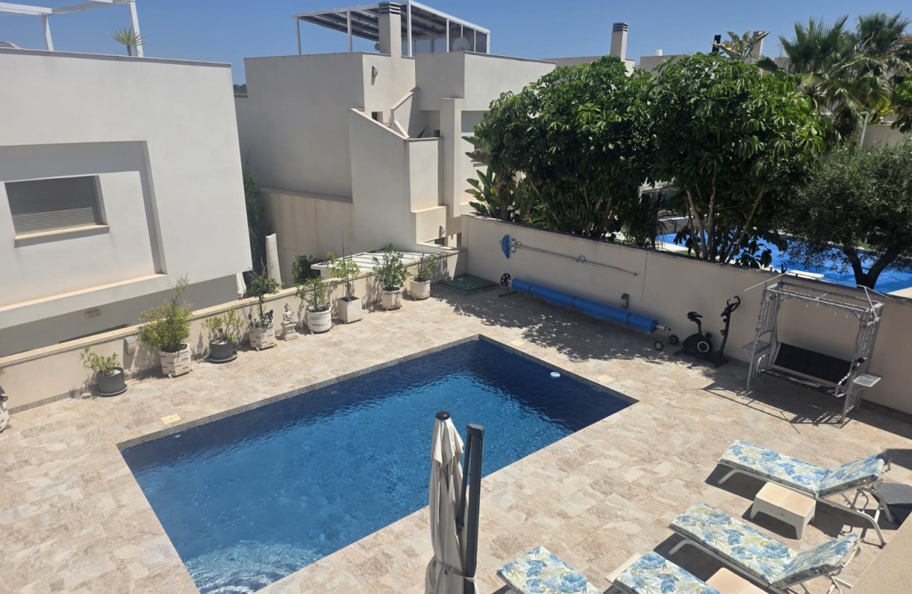 Revente - Villa -
San Miguel de Salinas - Inland