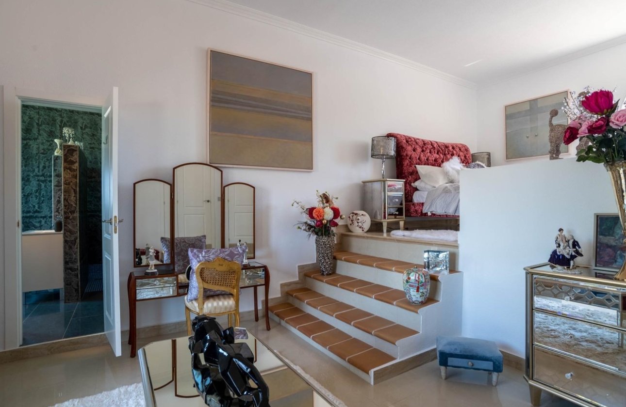 Revente - Villa -
San Miguel de Salinas - Inland