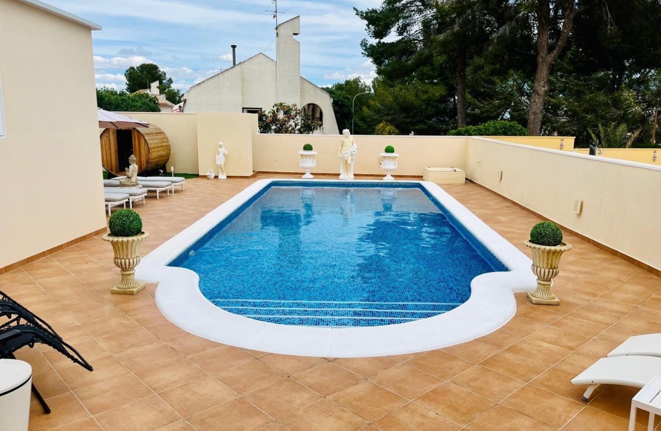 Revente - Villa -
San Miguel de Salinas - Inland