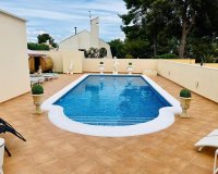 Revente - Villa -
San Miguel de Salinas - Inland