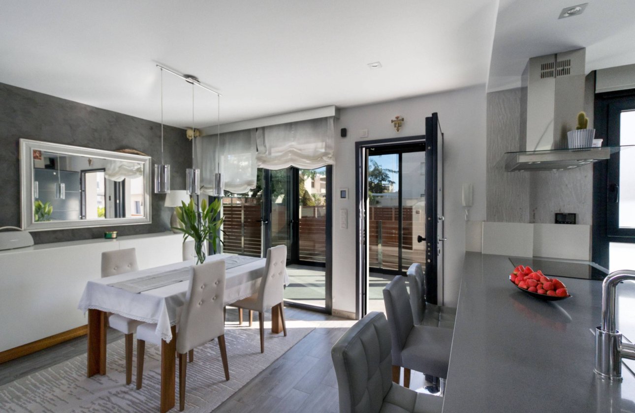 Revente - Villa -
Torrevieja - Aguas Nuevas 2