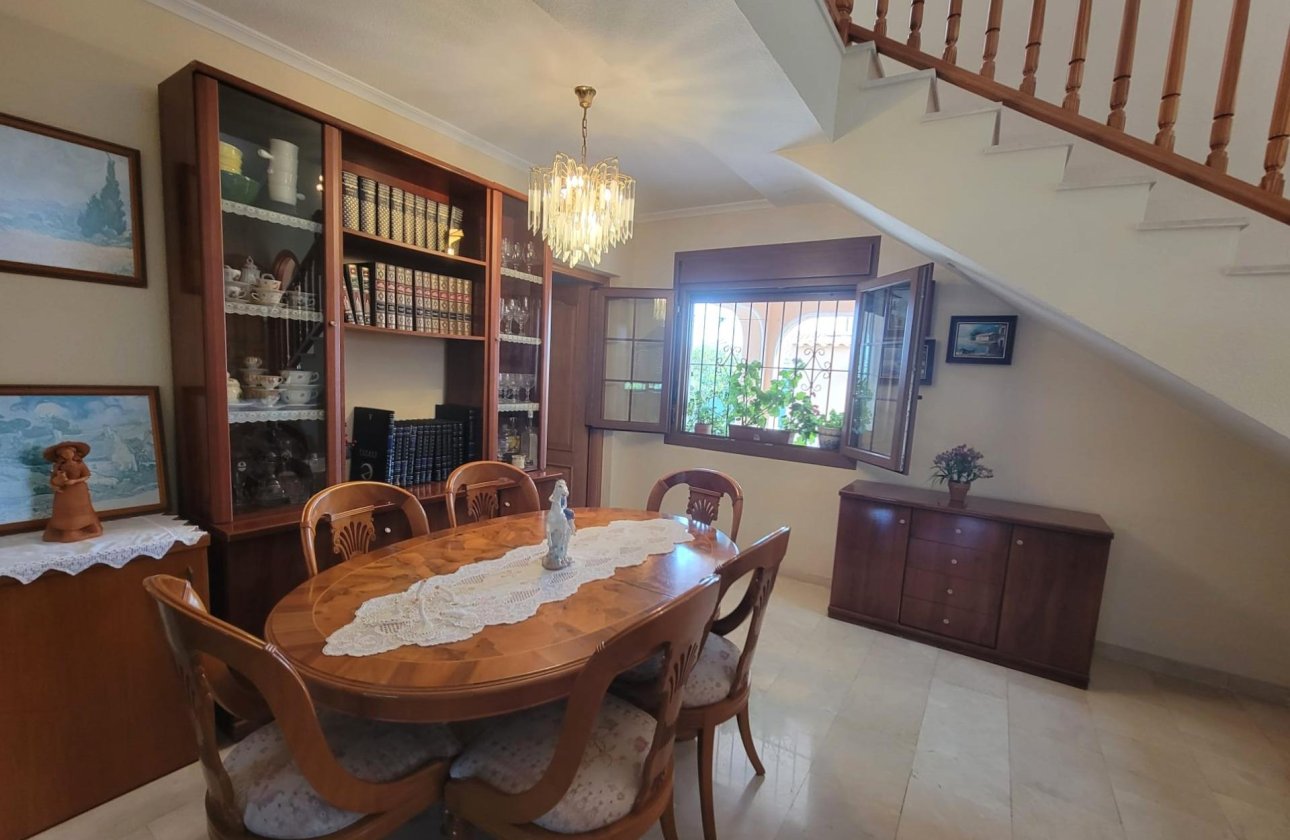 Revente - Villa -
Torrevieja - Aguas Nuevas