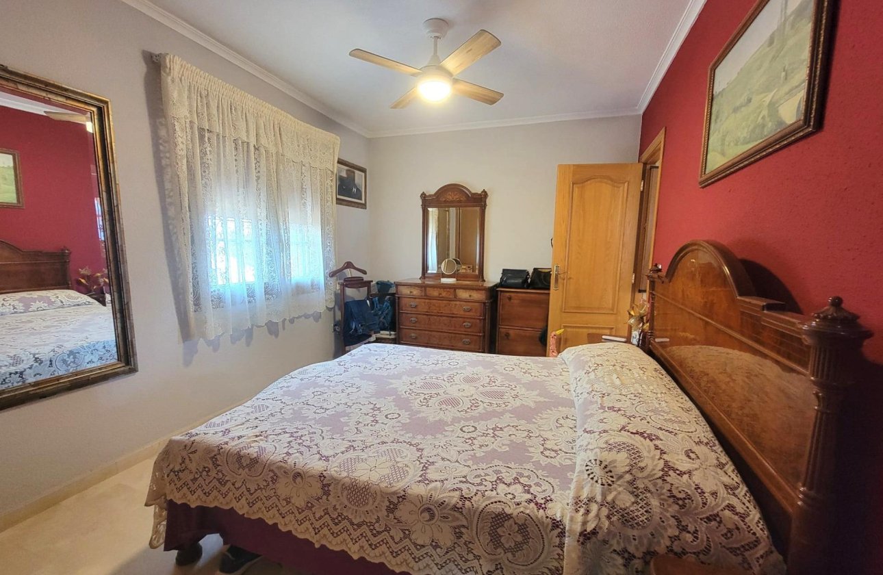 Revente - Villa -
Torrevieja - Aguas Nuevas