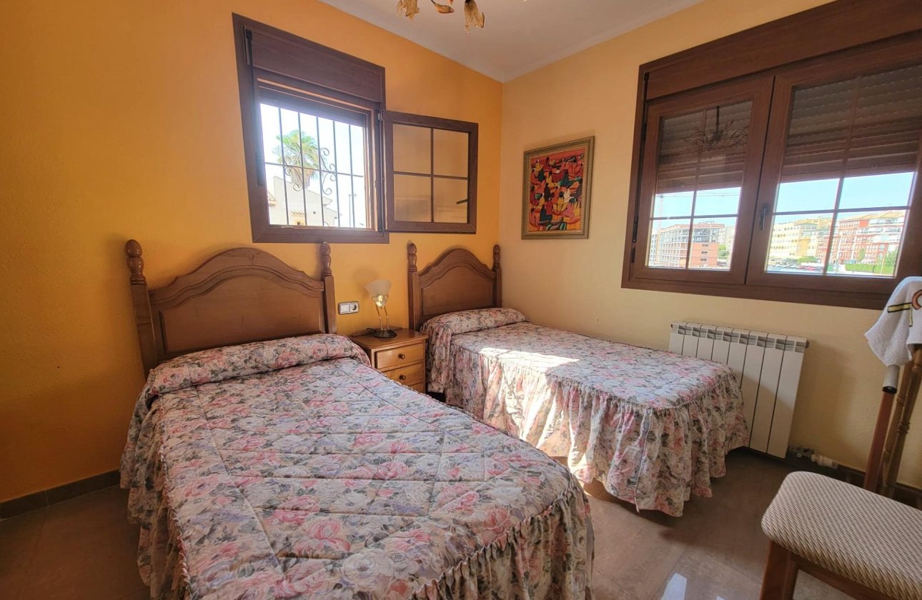 Revente - Villa -
Torrevieja - Aguas Nuevas