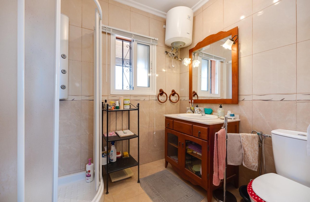 Revente - Villa -
Torrevieja - Aguas Nuevas