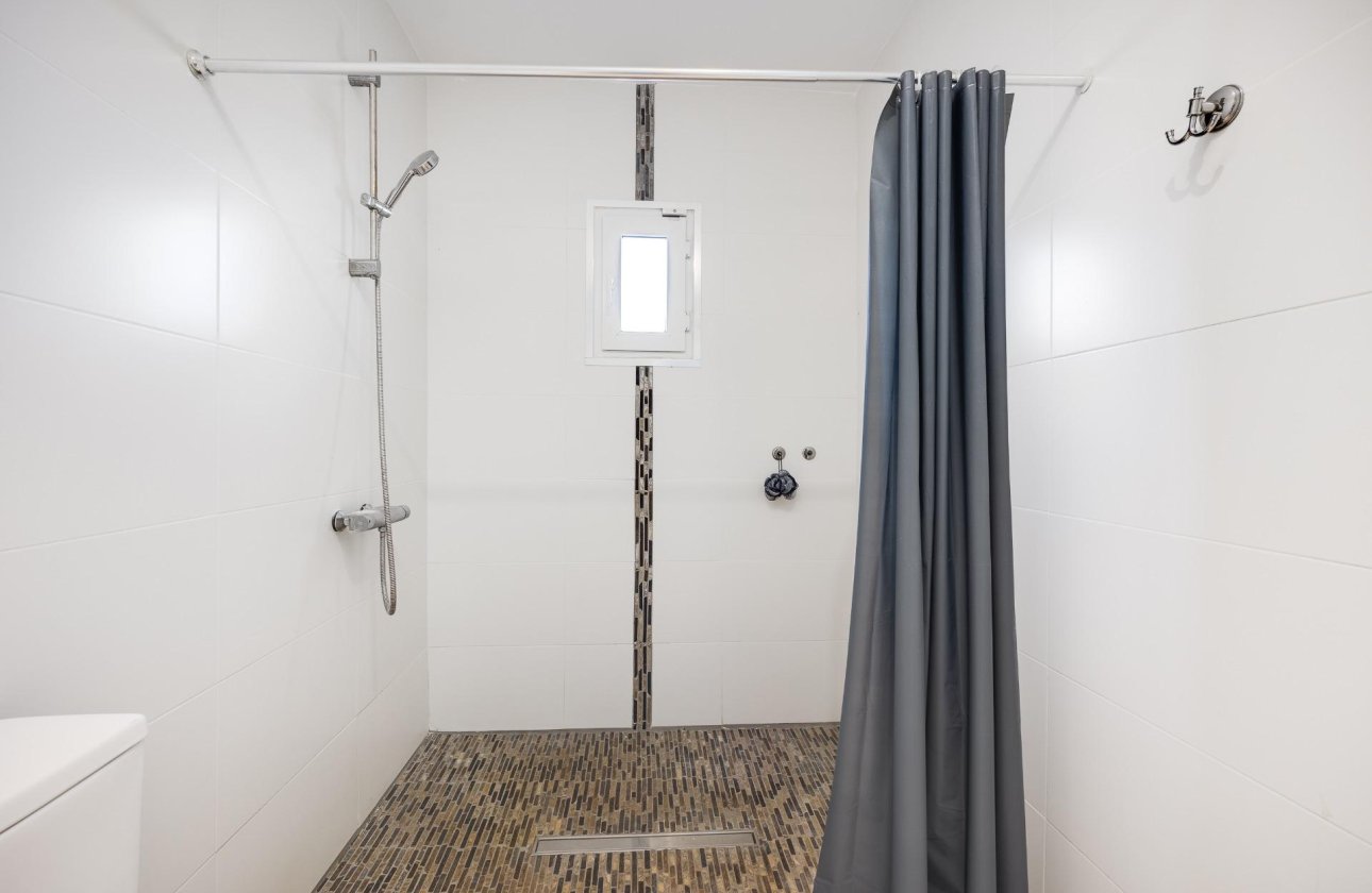 Revente - Villa -
Torrevieja - Aguas Nuevas