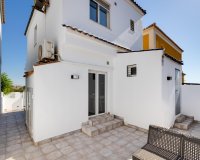 Revente - Villa -
Torrevieja - Aguas Nuevas