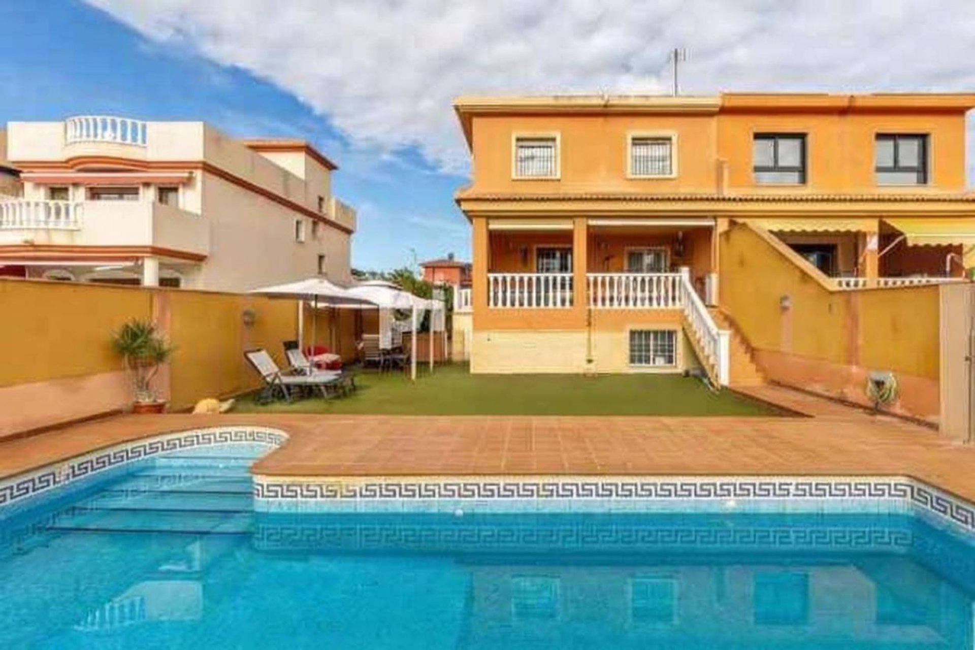 Revente - Villa -
Torrevieja - Aguas Nuevas
